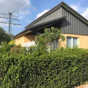 Komfortables Einzelhaus Mit Garten Halstenbek